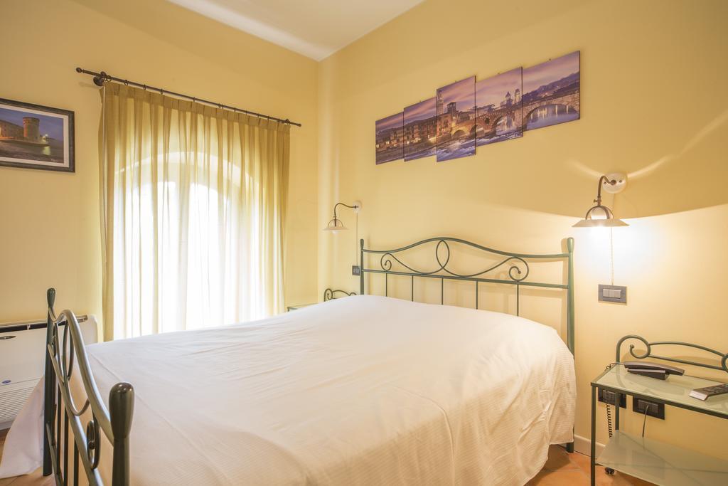 Hotel Antichi Cortili Dossobuono Phòng bức ảnh